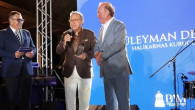 Bodrum Altın Mozele Onur Ödülü Efsane Halikarnas’ın kurucusu Süleyman Demir’e verildi.