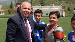 YAZ AYLARINDA ÇOCUĞUNUZU SPORA YÖNLENDİRİN