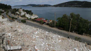 KAÇAKTI, YIKILDI .BAŞKAN ARAS: “GELECEĞİMİZİ KURTARIYORUZ “
