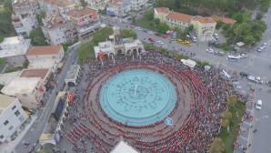 1919 öğrenci saat:19.19 da “Atabarı” oynadı