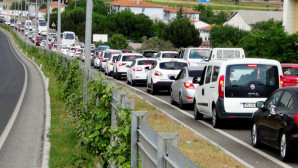 Tatil Dönüşünde Menteşe Karayolu Tıkandı