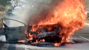 Seyir Halindeki Otomobil Yandı