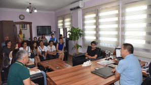 Milas’ın Başarılı Öğrencileri Başkan Tokat’ı Ziyaret Etti