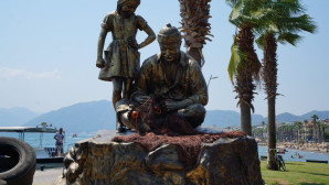 BALIKÇI DEDE VE TORUNU ESKİ YERİNDE