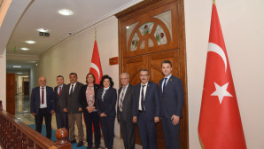 Muhtarlar Federasyonu Yönetim Kurulundan Vali Civelek’e Ziyaret