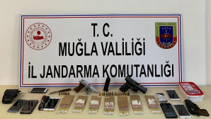 Otuz Milyon Liralık Yılan Zehiri Ele Geçirildi .