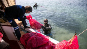 DENİZ DİBİ TEMİZLİĞİ GÜMBET’TE DEVAM ETTİ