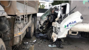 Bodrum’da Kamyon İle Kamyonet Çarpıştı!