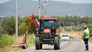 YOL KENARLARINDA TAMBURLU TEMİZLİK
