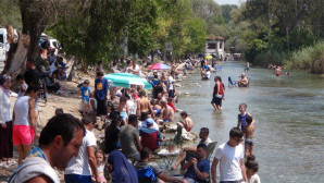 SAKİN KENT AKYAKA DA İZDİHAM YAŞANDI