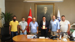 BAYDER’DEN BAŞKAN ARAS’A PLAKET