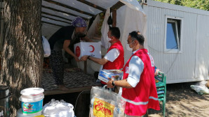 EVİ YANAN AİLEYE KIZILAY’DAN YARDIM ELİ…
