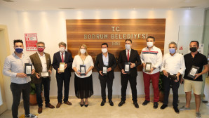 BODRUM’DAKİ ÖĞRENCİLERE TABLET DESTEĞİ