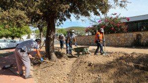 PARK VE YÜRÜYÜŞ YOLU YAPIMI DEVAM EDİYOR