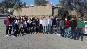 ŞAMPİYON KIZLARA GÜÇBİRLİĞİ’NDEN DESTEK