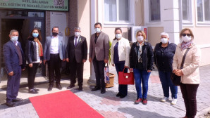 DOWN SENDROMLU ÇOCUKLAR