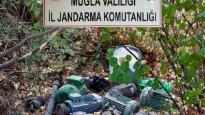    20 adet dinamo motoru çalarken yakalandılar   