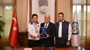 Büyükşehir Okçusu Türkiye Rekoru Kırdı