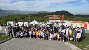 Geçici Hayvan Bakımevini Ziyaret Etti