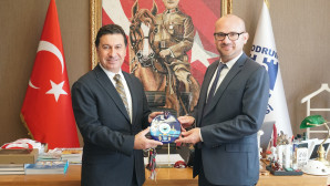 BAŞKONSOLOS OLIVIER GAUVIN BELEDİYE BAŞKANI AHMET ARAS’I ZİYARET ETTİ 