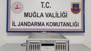 RADYO VERİCİSİNİ ÇALDI