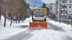 Karla mücadele çalışmaları sürüyor