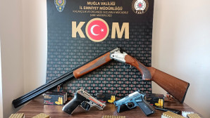 RUHSATSIZ SİLAH VE MERMİ ELE GEÇİRİLDİ