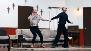 “Papaz Kaçtı” İzleyicisini Kahkahaya Boğdu