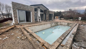 FETHİYE KAYAKÖY’DE KAÇAK YAPI OPERASYONU  