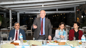 Başkan Gümüş Tiyatrocular ile Bir Araya Geldi