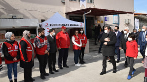 Vali Öğrencilerle Birlikte Deprem Tatbikatına Katıldı