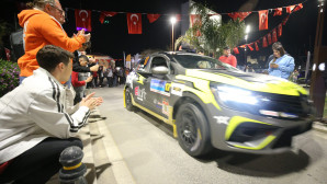 Bodrum’da Shell Helix 2022 Türkiye Ralli Şampiyonası öncesi start seremonisi düzenlendi.