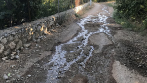 SODA MAHALLESİNDE YOLLAR KEÇİ YOLİ GİBİ