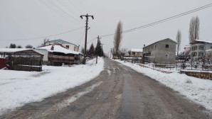 Seydikemer’de karla kaplanan yollar açıldı