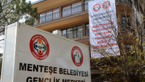 MENTEŞE BELEDİYESİ’NDEN DEPREMZEDELERE ÇAMAŞIRHANE VE DUŞ HİZMETİ