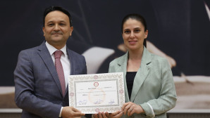 Muğla’nın En Genç Vekili Gizem Özcan Mazbatasını Aldı