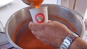 Öğrencilere haftanın beş günü sıcak çorba