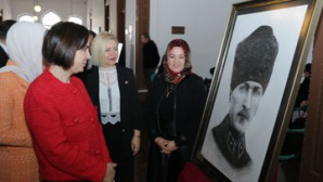 Öğretmenler gününde açılan sergi ilgi gördü