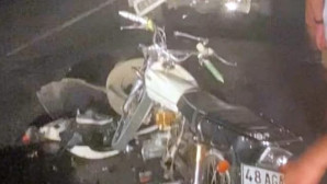 Önündeki kamyonete çarpan motosiklet sürücüsü yaşamını yitirdi