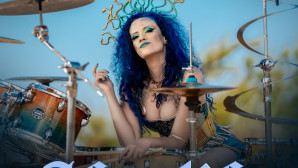 Medusa’nn Bateriyle Mitolojik Yolculuğu!  Leyan Senay’ın Yeni Şarkısı “Afterlife” Yayımda.