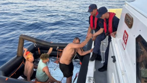Yunan’lılar  Göçmenleri Çırılçıplak Ölüme Terk Etti