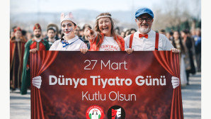 TİYATRO SALONLARDAN SOKAKLARA TAŞIYOR