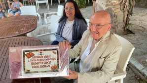 Kanun Ustası Erol Deran, Bodrum’da “tavla şampiyonu” oldu