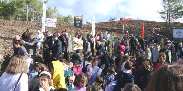 Marmaris “ Bir fidan Bir Umut ”dedi 3000 Fidan Dikti