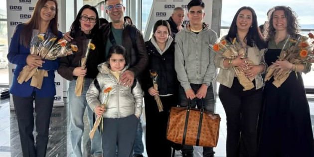 Bodrum’da sezonun ilk turistleri çiçeklerle karşılandı