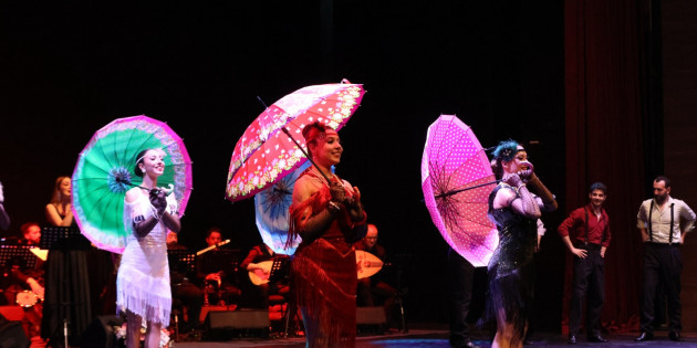 Muğla’da Nostalji Rüzgârı: 70’ler ve 80’lerin Film Müzikleri Büyüledi