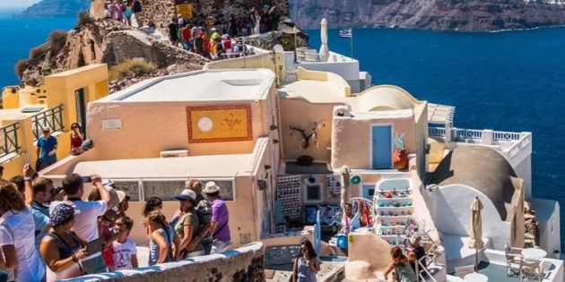 Türkler akın ediyordu: Çok turist gelmesin diye kısıtlama getirdiler