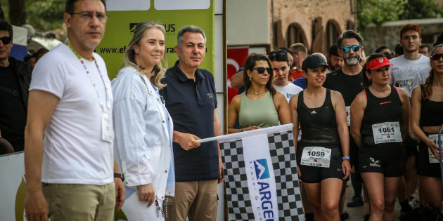 İzmir Valisi Elban: Efeler Yolu Ultra Trail, kadim tarihimiz ile doğa sporlarını bir  araya getiriyor