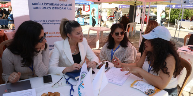 Muğla İstihdam Ofisleri Kariyer Şenliği’nde Öğrencilerle Buluştu