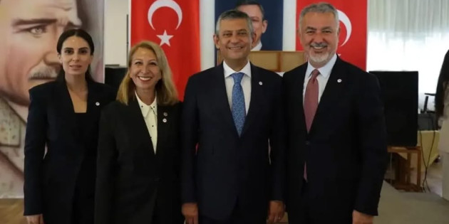CHP’den YENİ partiye katılan üç milletvekili maaşlarını bağışladılar